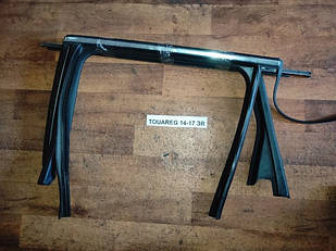 Б/у Ущільнювач скла задніх правих дверей для Volkswagen Touareg 2014-2017