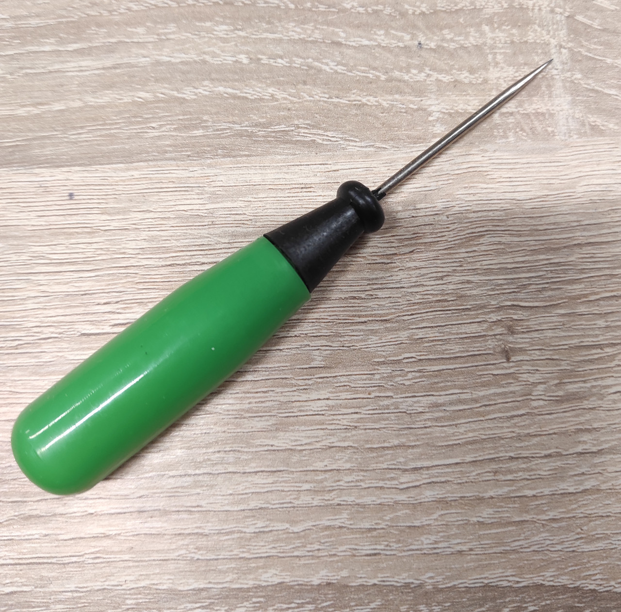 Шило без гачка пластмасова ручка 12 см