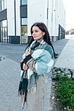 Жіночий палантин кашеміровий на плечі шаль стильний красивий теплий в клітку в зелених відтінках, фото 2