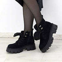 Зимние женские ботинки черые из натуральной замши на модной платформе M-12
