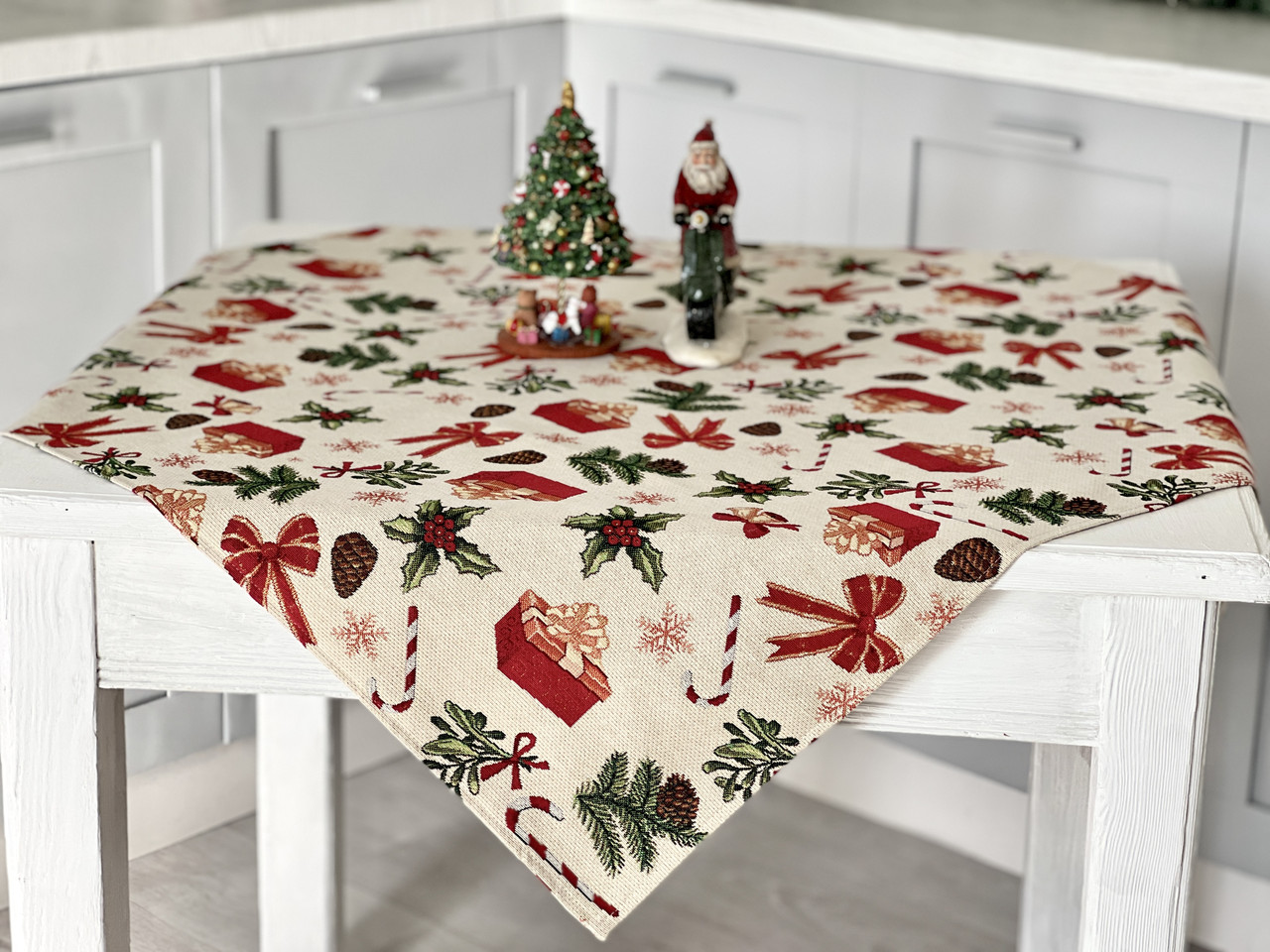 Новорічна скатертина Новорічна  97х100 см. гобеленова, золотий люрекс, фото 1