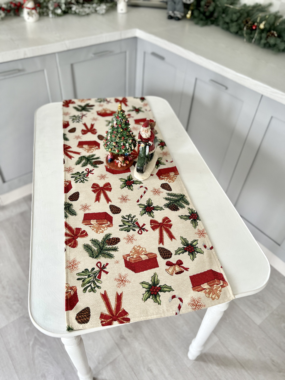 Доріжка на стіл Новорічна, 37x100 см., гобелен з золотим люрексом, фото 1