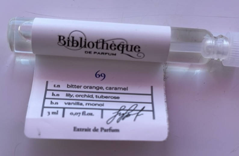 

Парфюмированная вода (пробник) Bibliotheque de Parfum 69 2 мл