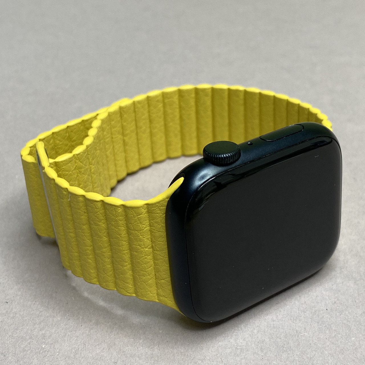 Ремінець магнітний для Apple Watch 45 ремінець з венеціанської шкіри для годинника епл вотч 45 жовтий R9F