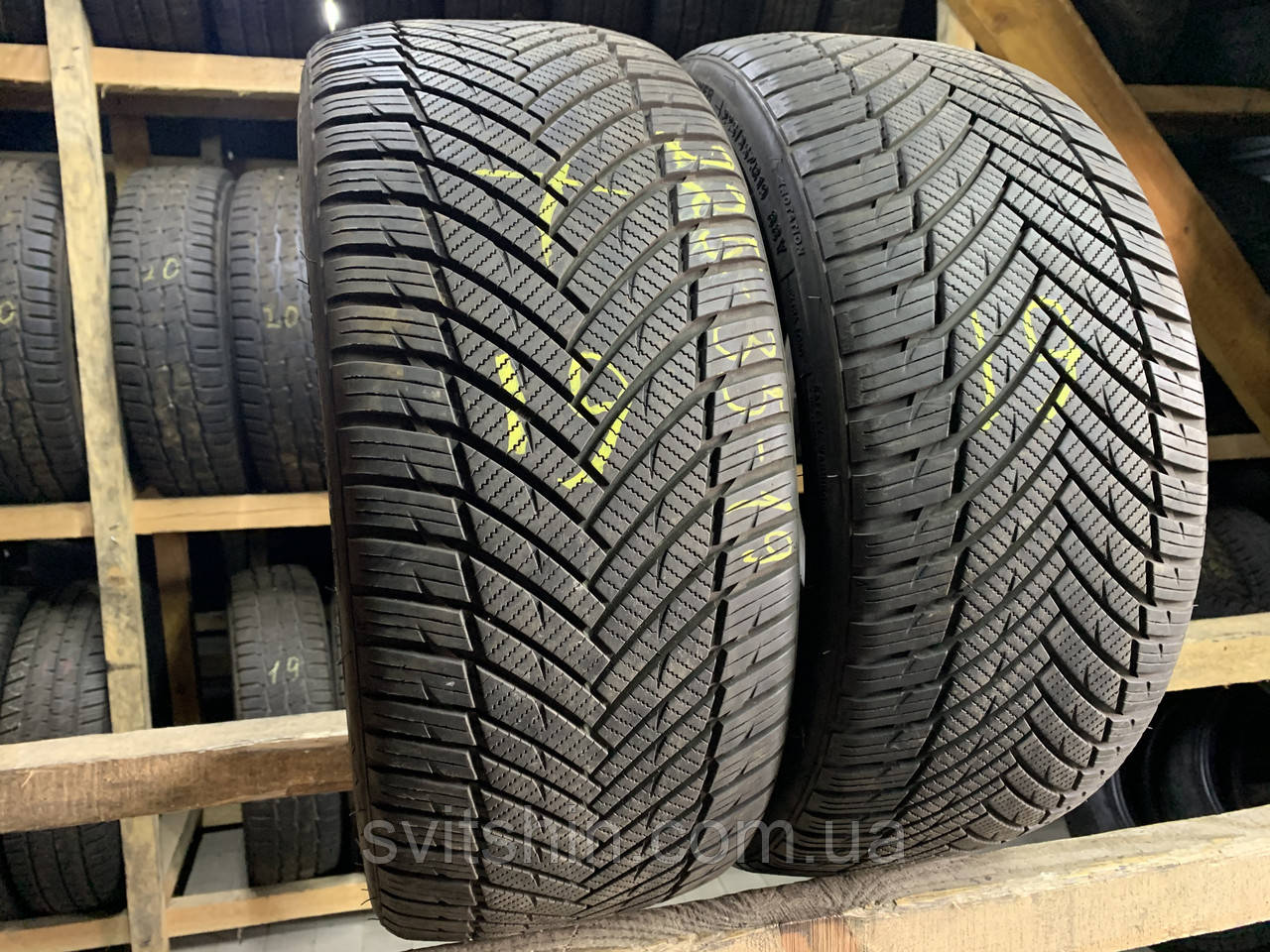 Зимова пара 225/35R19 Tristal All Season 19рік 7мм