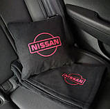Подушка та плед з вишитим логотипом Nissan, фото 3