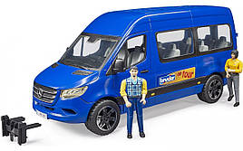 Іграшка Bruder MB Sprinter туристичний автомобіль з фігурками (02670)