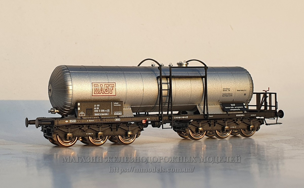 Модель 6-осної цистерни тип ZZD DB Ep IV, BASF, приладдя DB, епохи IV, масштабу H0 1:87, BRAWA 48543