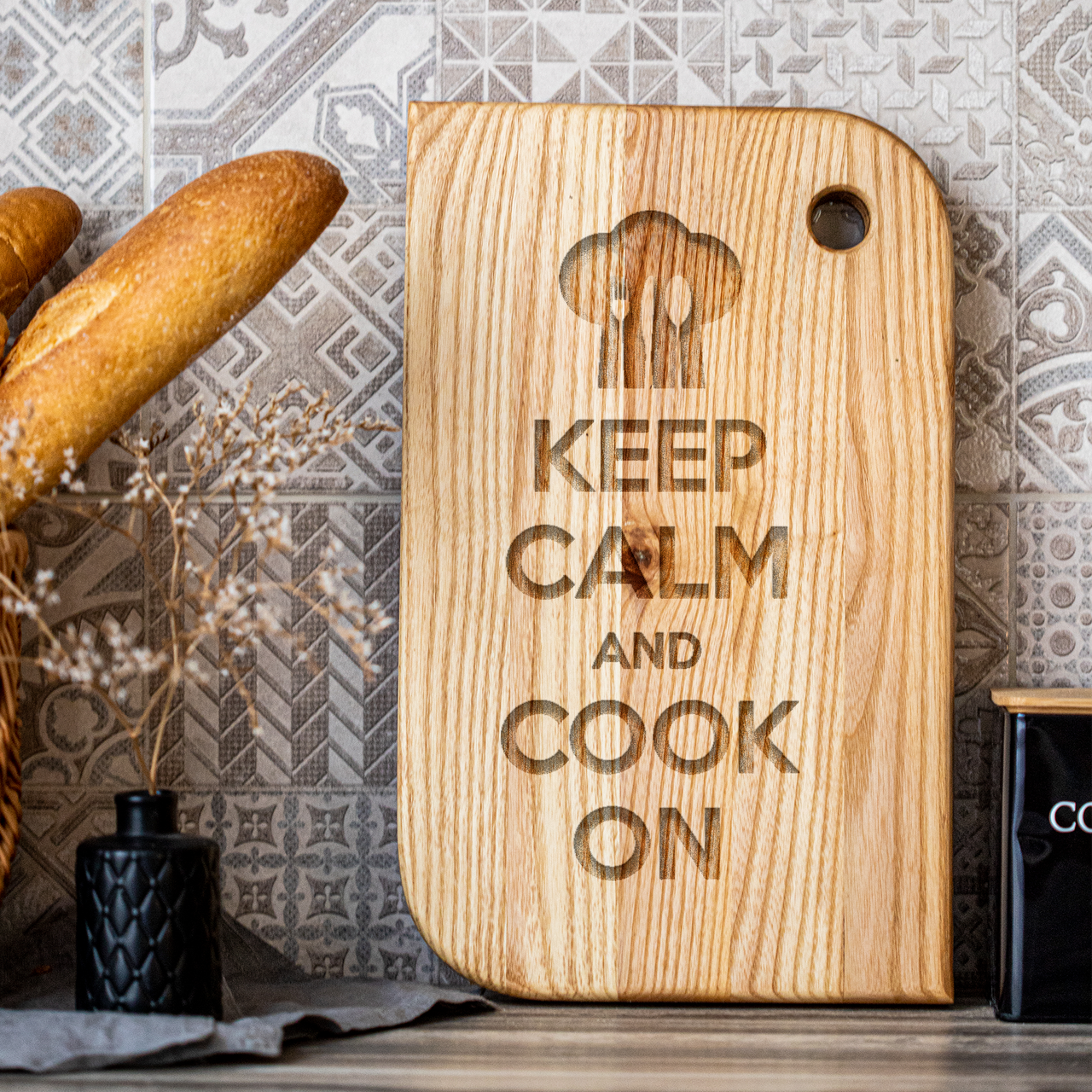 Дошка кухонна дерев'яна з гравіюванням Keep calm and cook on 34х23 см