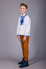 Хлопчача сорочка з комірцем і синім орнаментом, фото 3