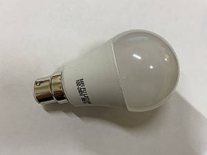 LED лампа з цоколем B22d 100v-260v 9w