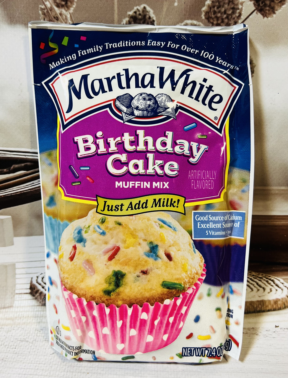 Суміш для мафінів Martha White Muffin Mix Святковий торт