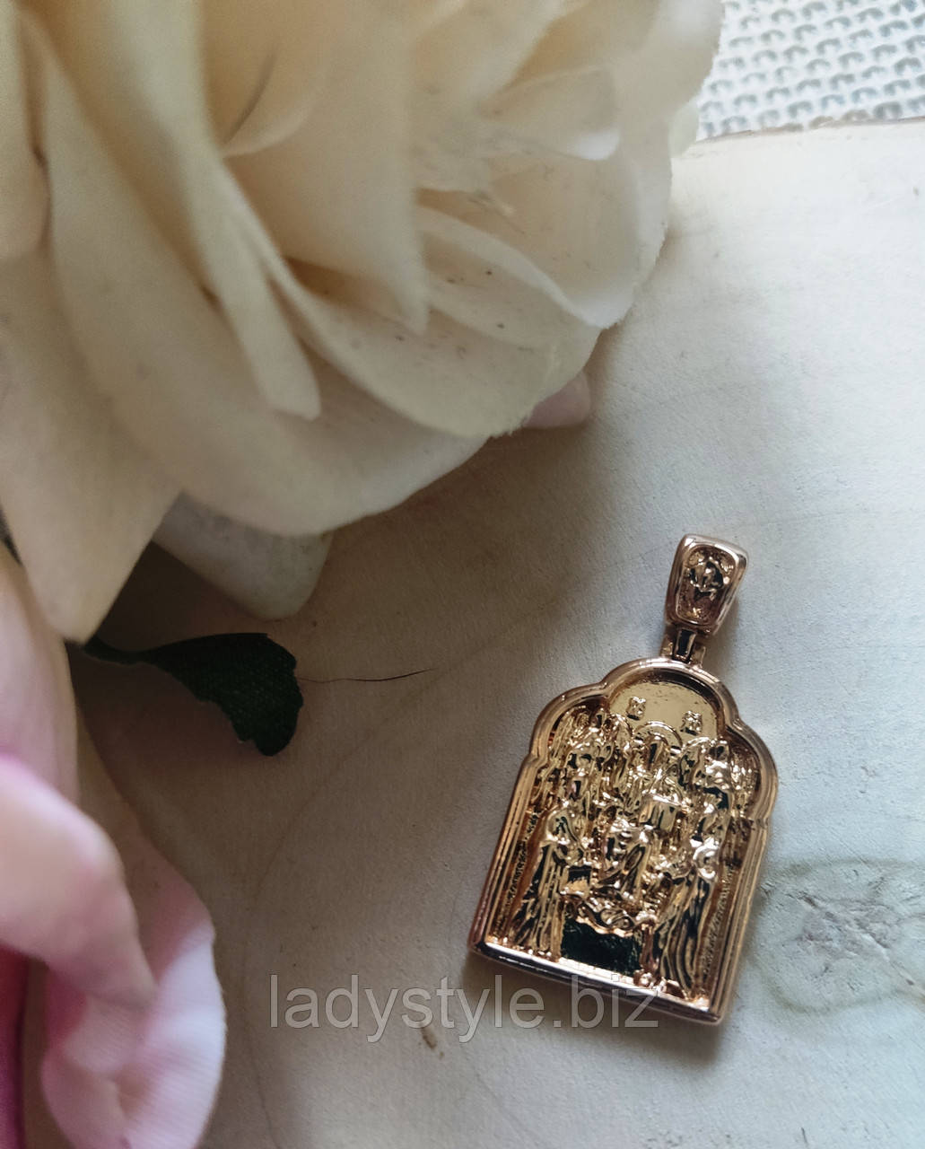 Золотистий кулончик-підвіс — Ладанка "Свята Трійцеля" від студії LadyStyle.Biz