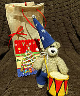 Подарунковий ведмедик у торбі з листівкою Handmade Авторська іграшка Ведмедик в'язаний У машину На ялинку
