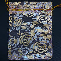 Мішечок подарунковий ніжно-рожевий органза трояндочки золотий візерунок розмір 9/12 см із затяжками в пакованні 100 штук