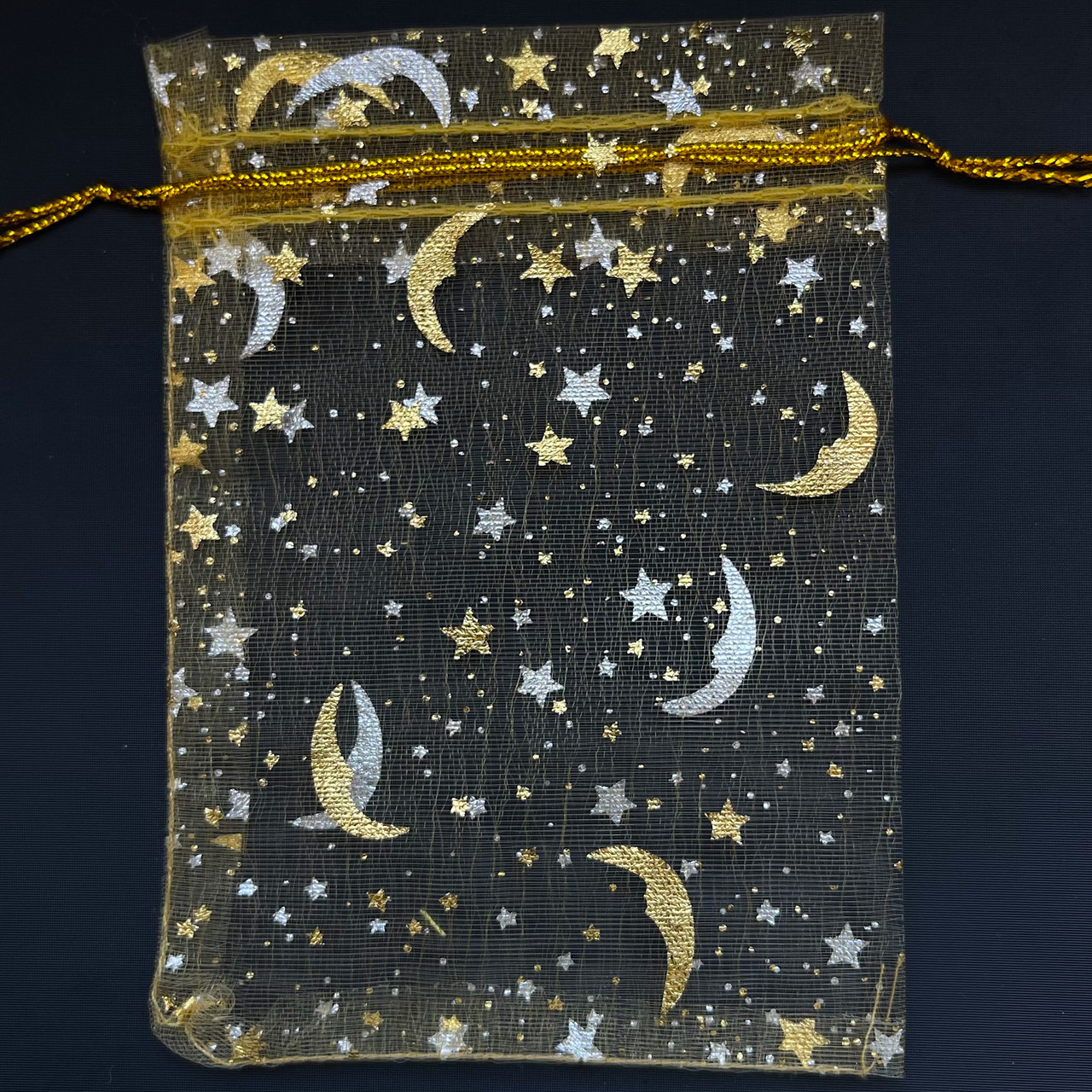 Мішечок подарунковий жовтий органза зірочки золотистий візерунок розмір 9/12 см із затяжками в пакованні 100 штук - фото 1 - id-p1708009646