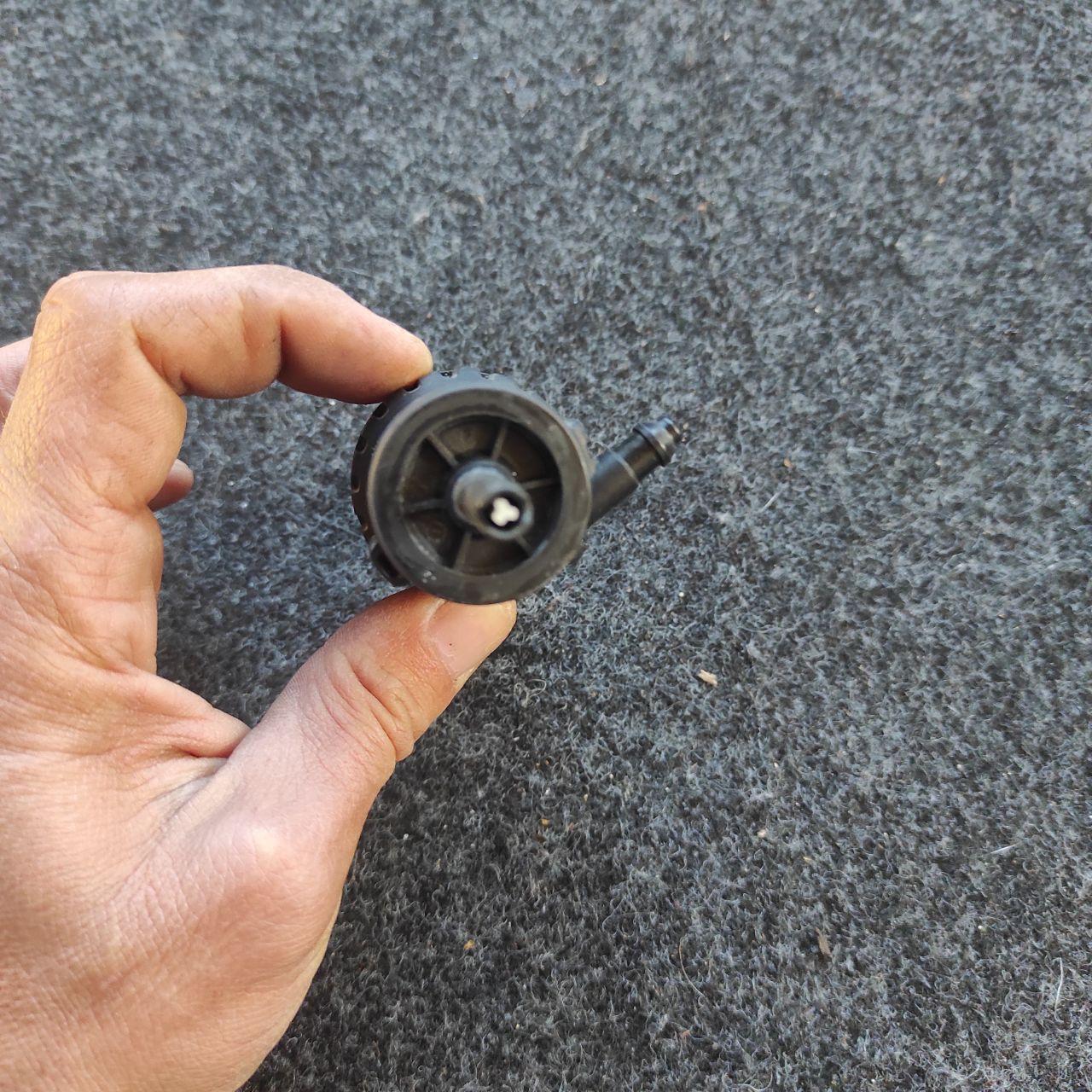 Насос - двигун омивача скла переднього Audi A3 1K5955651