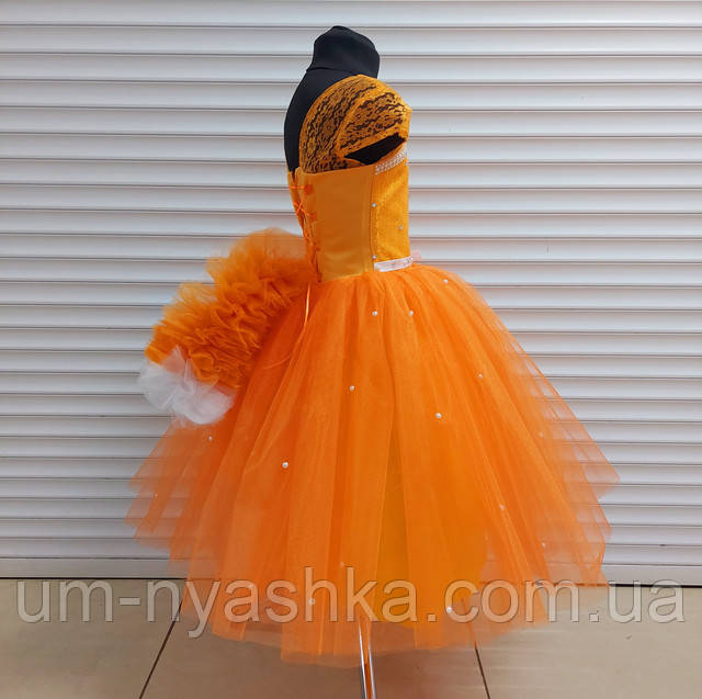 красивое оранжевое платье
