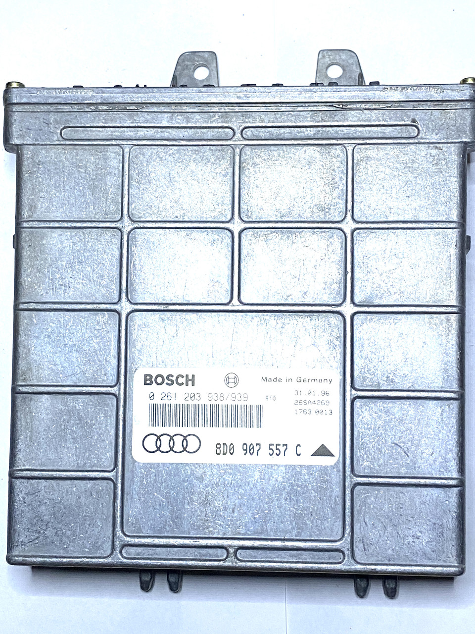 Блок керування audi a4 1.8i 0261203938/939 Bosch 8D0907557C