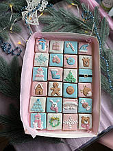 Новорічний бокс на 24 пряника