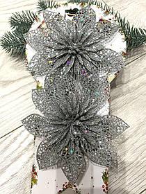 Новорічний декор. Пуансеттія новорічна срібна (  квітка на зажимі 12 см )