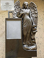 Пам ятник з ангелом з габро Букінського родовища