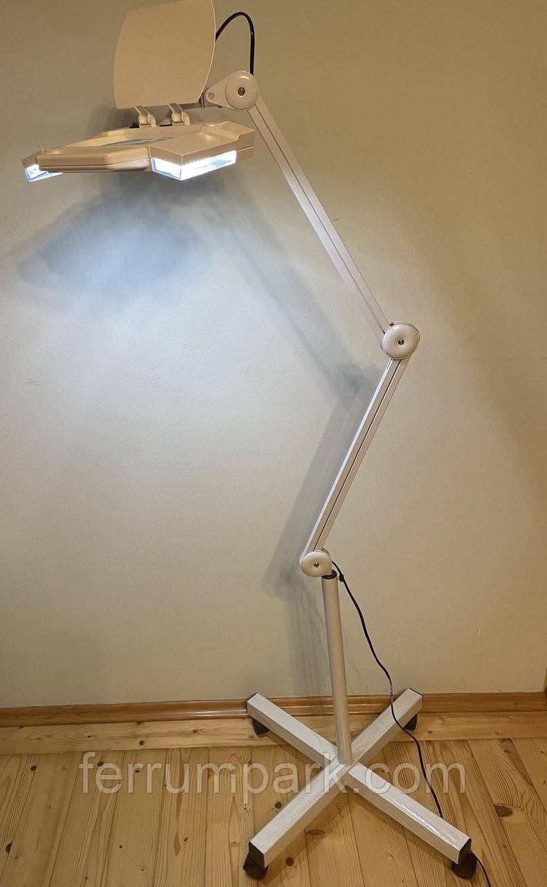 Купить Лампа-лупа с подсветкой на штативе 5 диоптрий в Львове от .