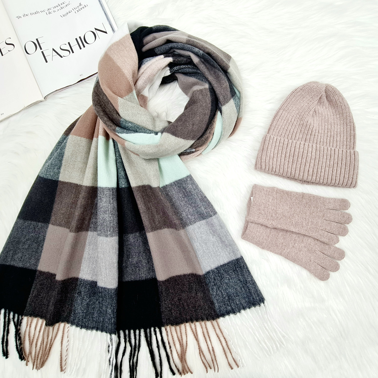 Комплект жіночий зимовий ангора з вовною (шапка+шарф+рукавички) ODYSSEY 55-58 см різнокольоровий 12216 - 8025 - 4072, фото 1