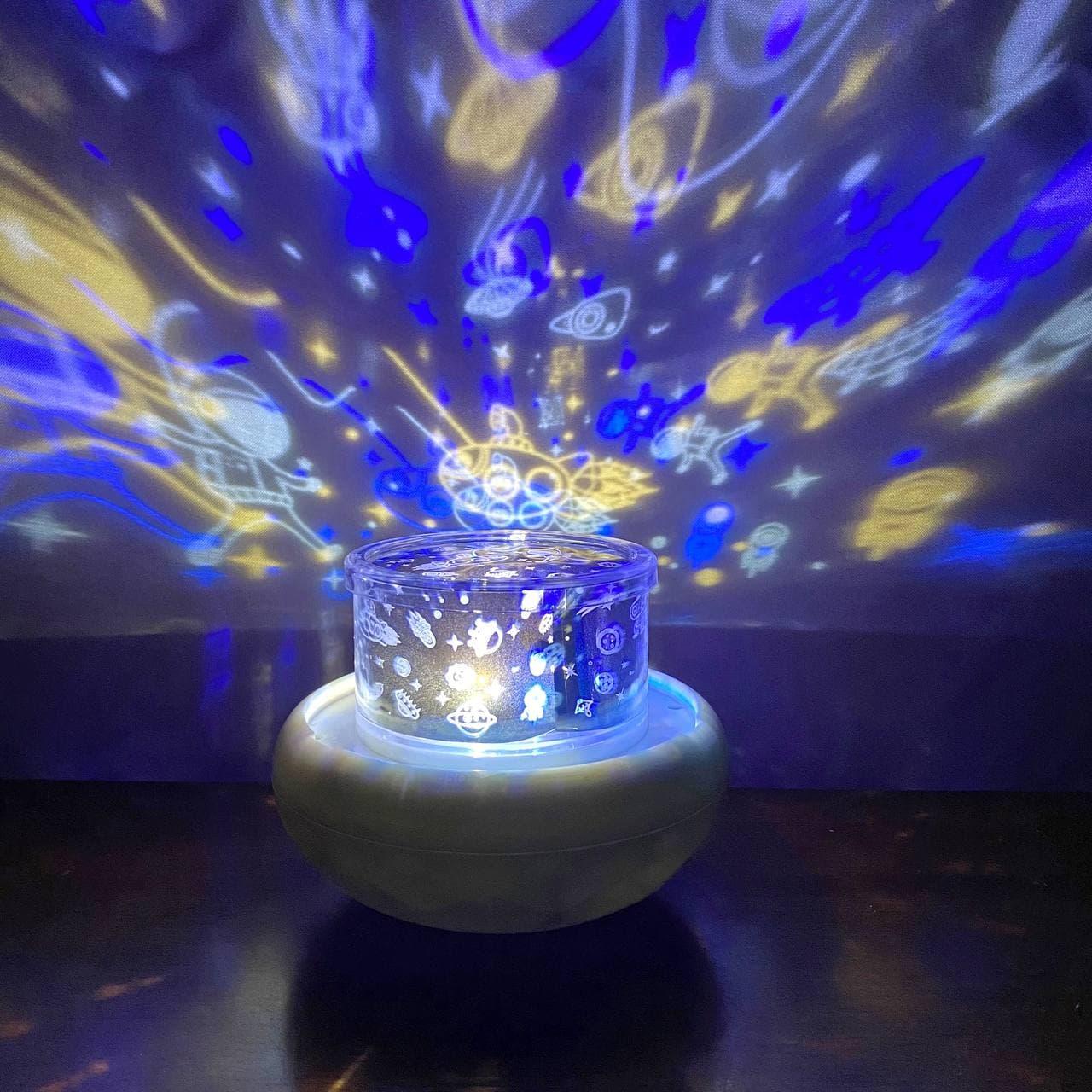 Проектор - нічник "Жолудь" білий + 5 змінних проекцій 3DTOYSLAMP