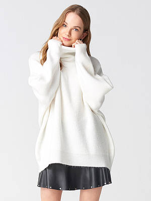 2268 Светр з горловиною білий