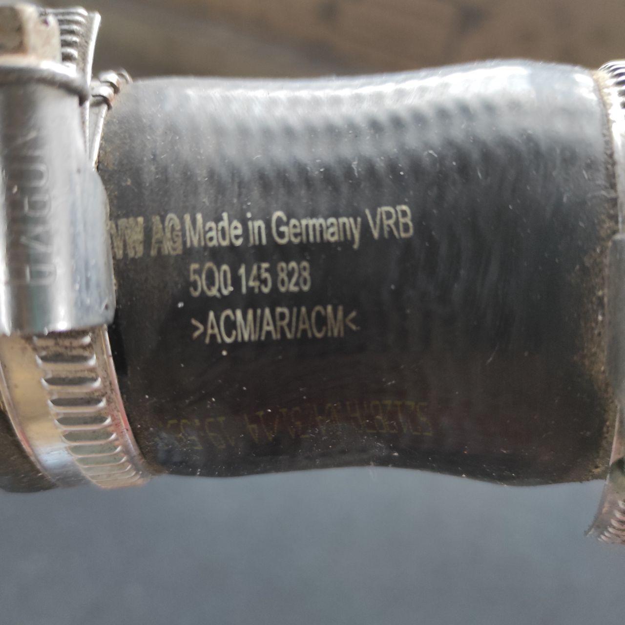 Шланг/Патрубок інтеркуллера Audi A3 8v 5Q0145828