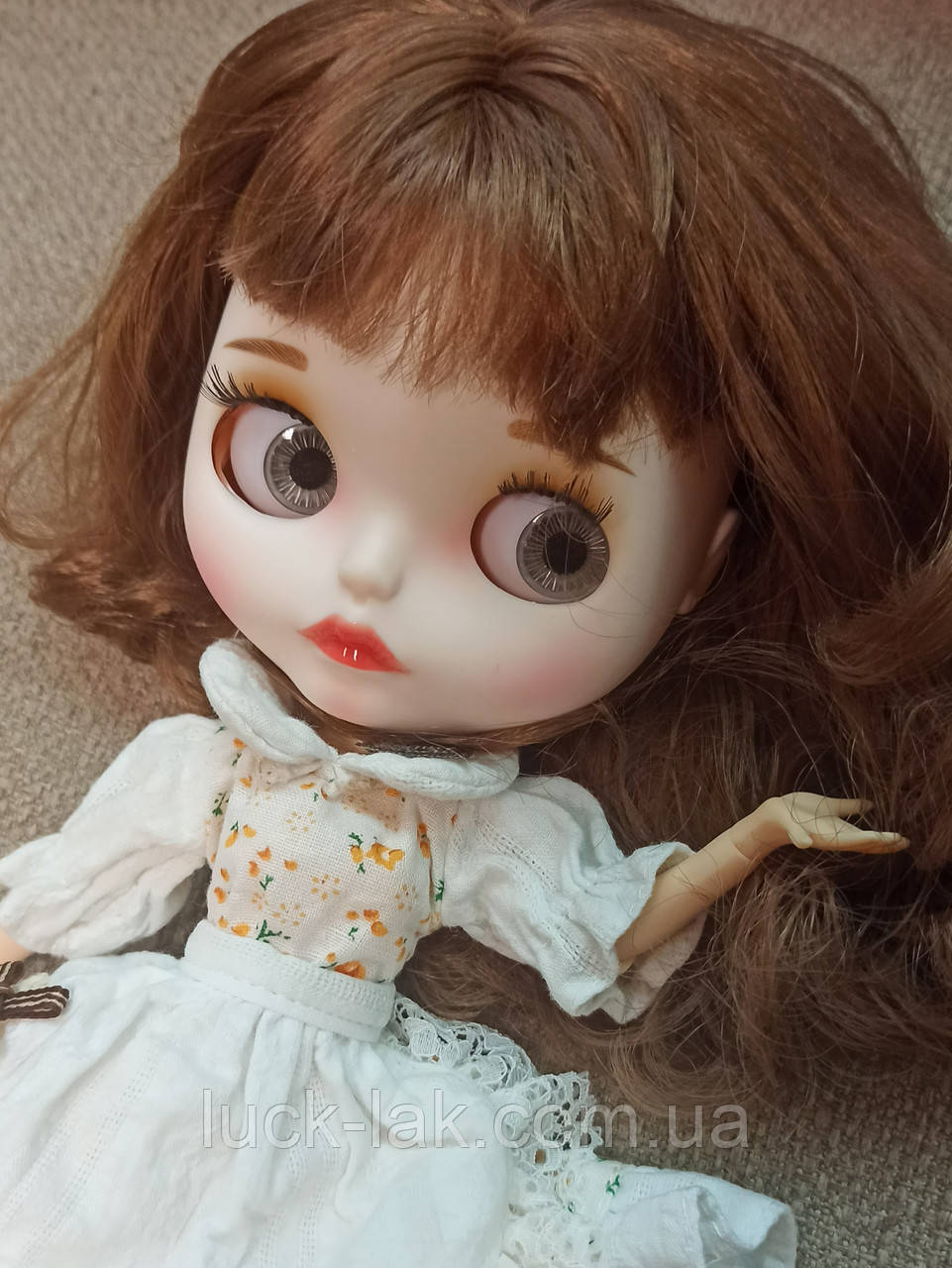 Шарнирная кукла Блайз Грейс каштановые кудри + 10 пар кистей + одежда и обувь - фото 4 - id-p1701779082