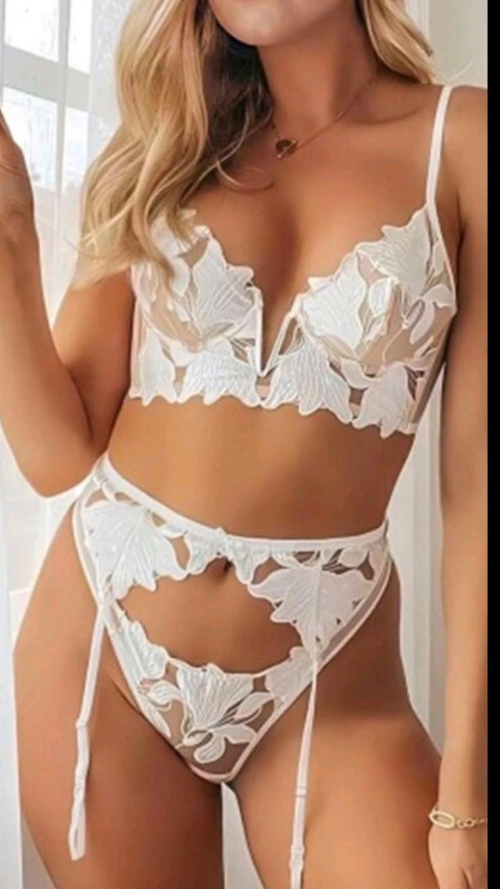 Комплект жіночої напівпрозорої білої білизни з поясом раз. S