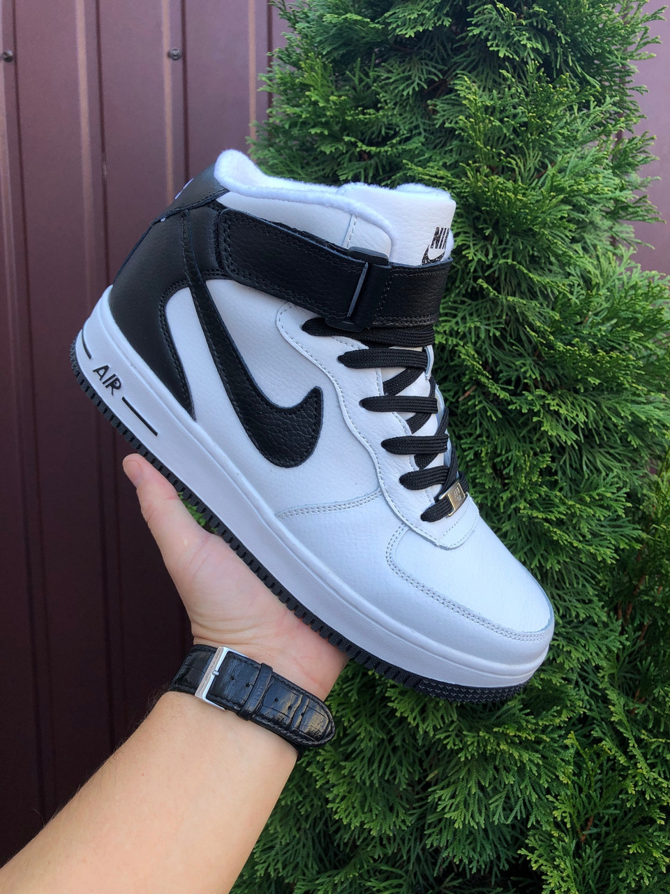 Nike Air Force кросівки білі з чорним зимові жіночі в стилі Найк Аїр Форс на термопідкладці