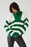 Укорочений светр у смужку зі змійкою на горловині — зелений колір, L (є розміри), фото 5