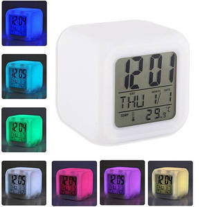 Электронные настольные часы кубик Хамелеон,Часы будильник с датой и термометром,Часы с подсветкой от батареек