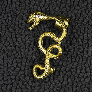 Каффа золотистого цвета бижутерия змея застежка гвоздик сверху зажим размер серьги 45х30 мм