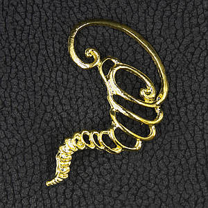 Кафа золотистого кольору біжутерія кручена ураган застібка гвоздик розмір сережки 70х50 мм