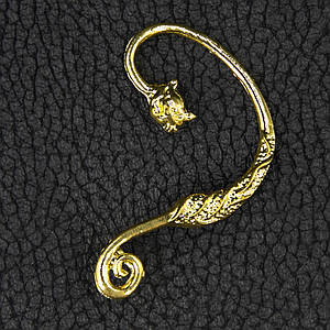 Кафа золотистого кольору біжутерія шипшина кішка застібка гвоздик розмір сережки 55х30 мм