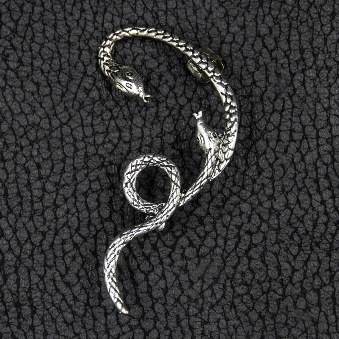 Кафа вінтаж срібляста металева біжутерія дві змії застібка гвоздик зверху затискач розмір сережки 70х40 мм - фото 1 - id-p1710122096
