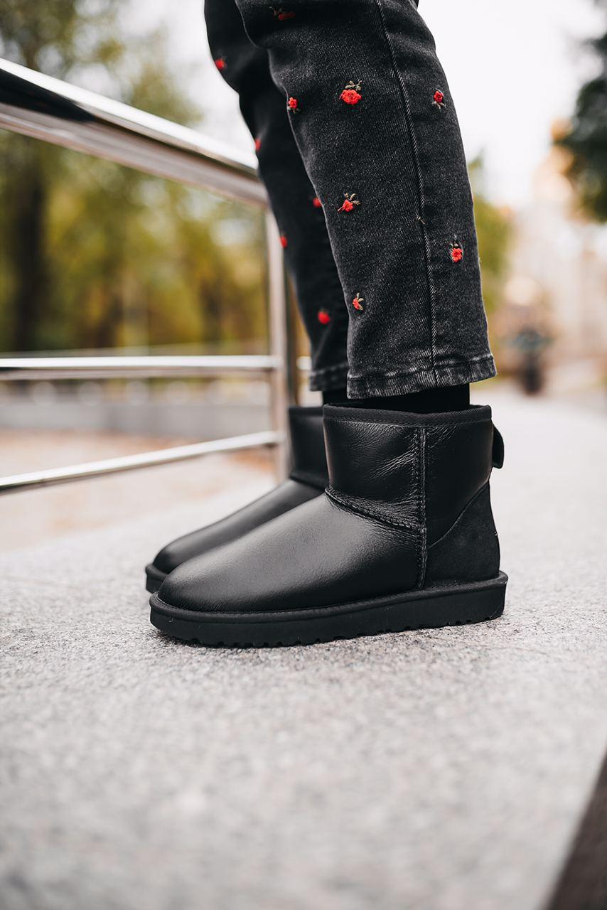 Уггі жіночі зимові чорні Ugg Classic Mini Black Lather (04065)