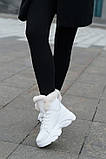 Жіночі зимові білі шкіряні черевики спортивного стилю на високій підошві, фото 4