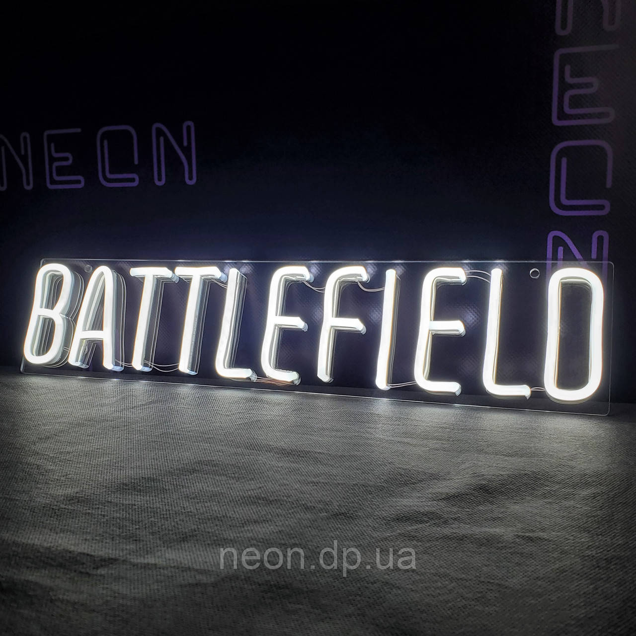 Неонова вивіска "Battlefield"