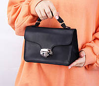 Елегантна жіноча маленька сумка портфель з гравіюванням/ Чорна шкіряна міні сумочка з верхньою ручкою