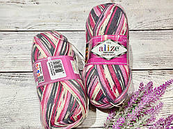 Пряжа Alize Superwash comfort socks. 100 г. 420 м. Колір — меланж 7707 білий, сірий, малиновий, рожевий