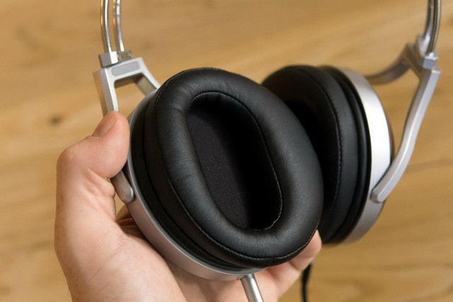 Denon AH-D7200