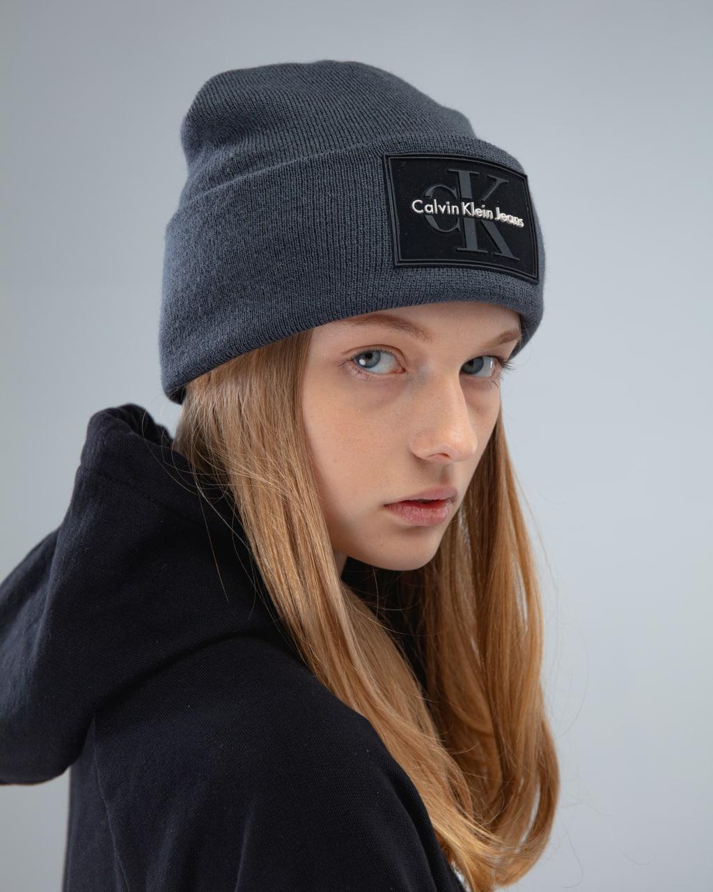 Купить Шапку Calvin Klein Женская