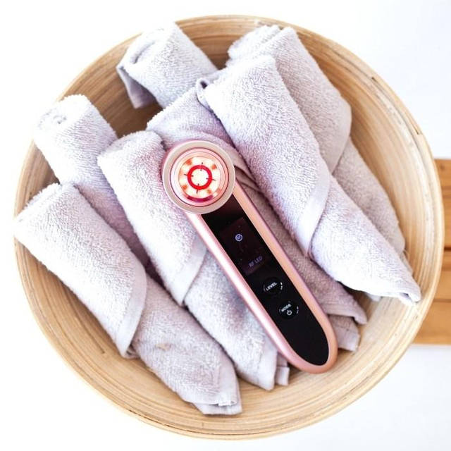 LL Yaman японский многофункциональный аппарат для лифтинга (Pink