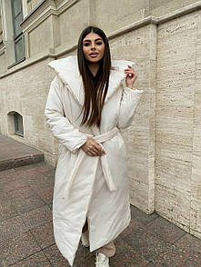 Жіноче дуте зимове молочне пальто-ковдра оверсайз із запахом