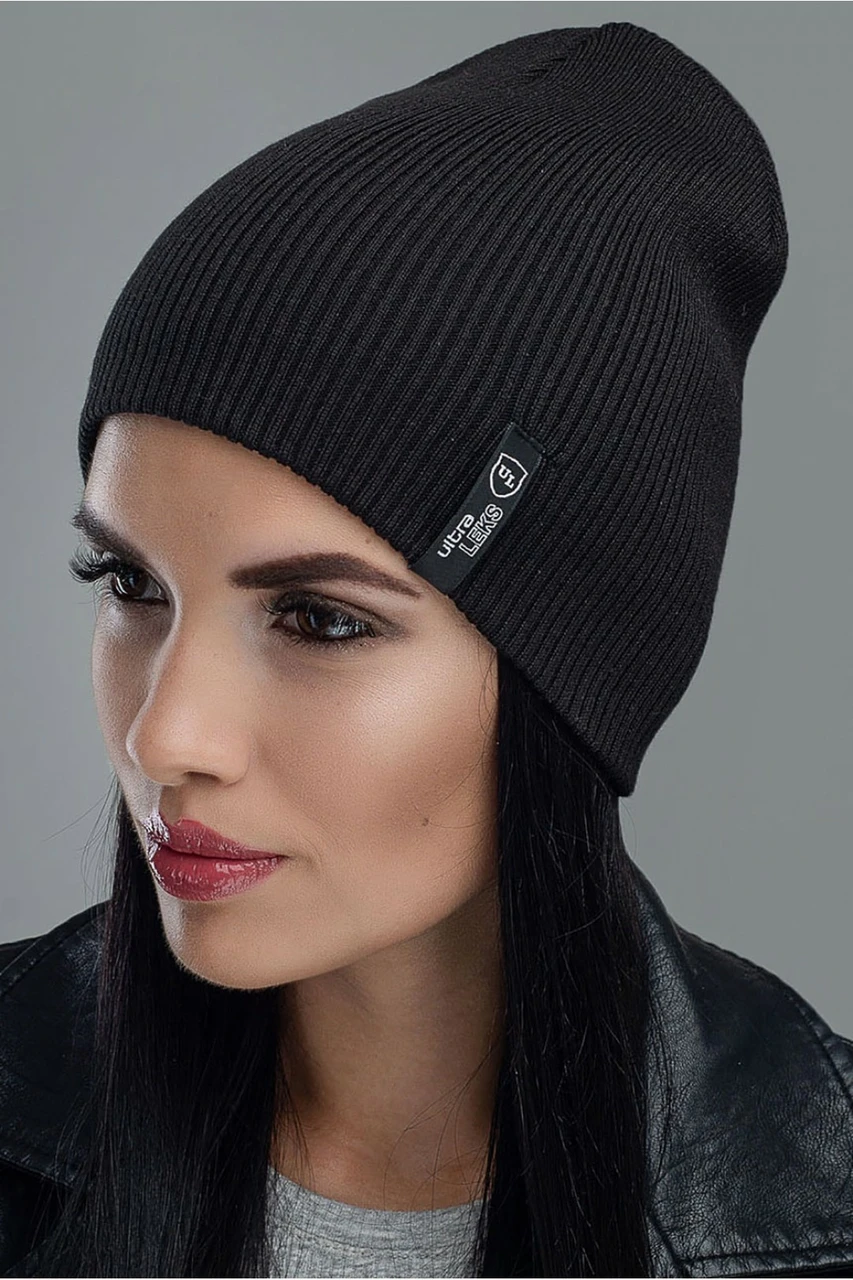 Крута підліткова шапка подвійного в'язання